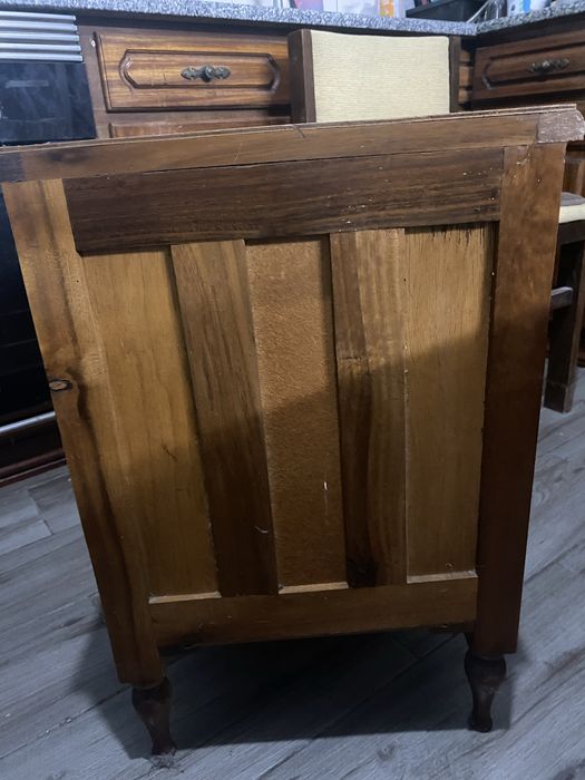 Mesinha de cabeceira usada (em bom estado)