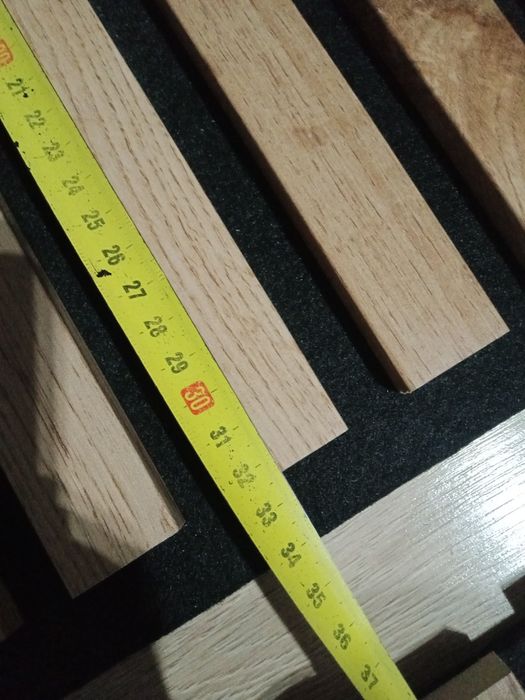 Lamele na czarnym filcu dąb wotan