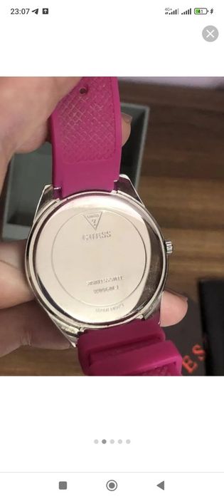 Шикарные часы Guess