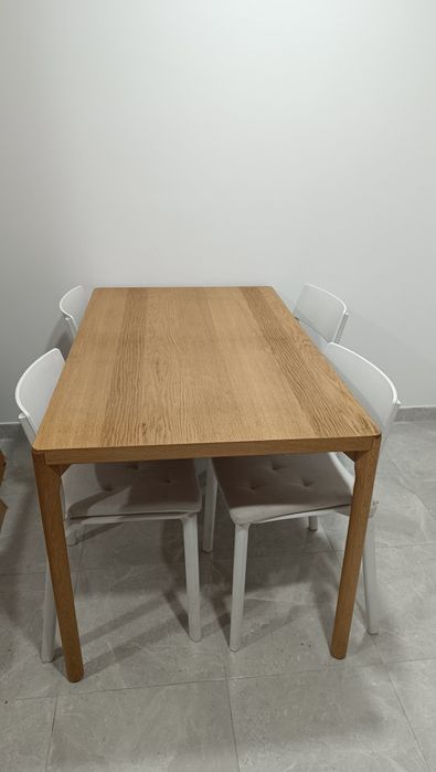 Mesa e 4  cadeiras IKEA
