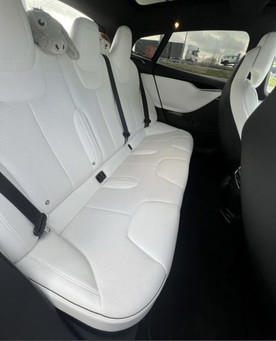 Tesla S 2017 р 75D Сама повна комплектація!