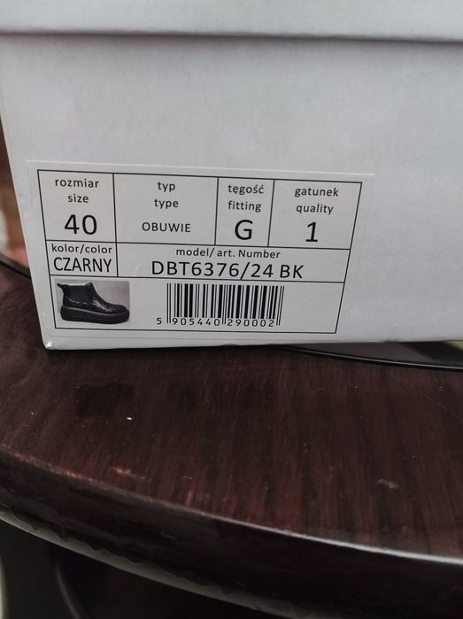 Продам женские демисезонные ботинки 40 размер