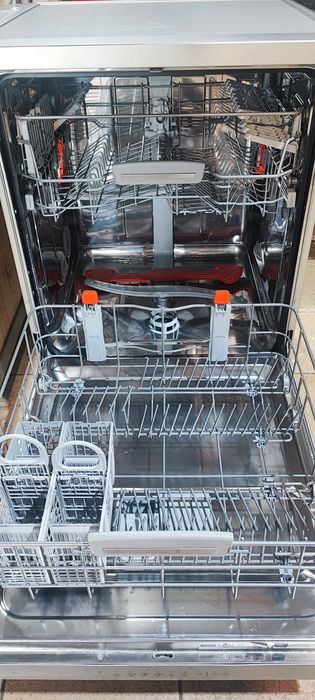 Máquina de lavar loiça Ariston