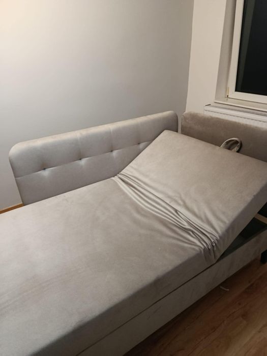 Łóżko jedno osobowe nowe  ma 4 miesiace