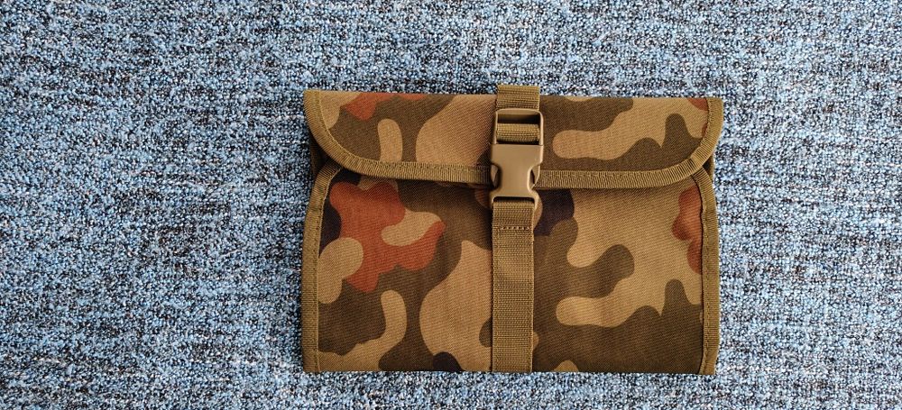 Kosmetyczka wojskowa / militarna - mocna, kompaktowa, camo