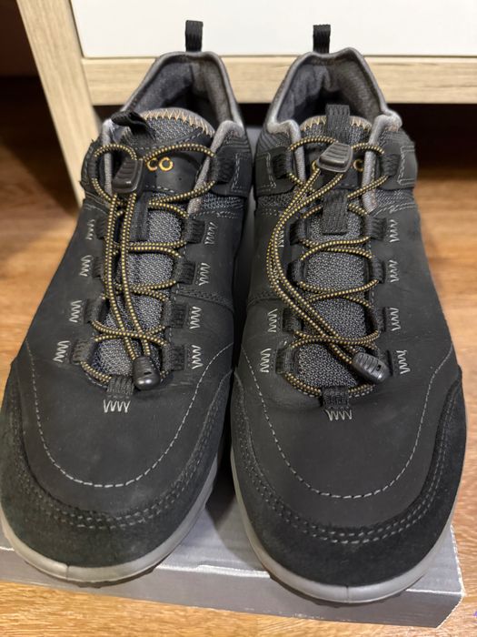 Продам взуття ECCO кросівки, півчеревики оригінал