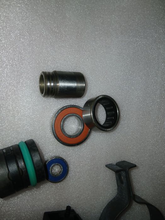 Запчастини перфоратора bosch.