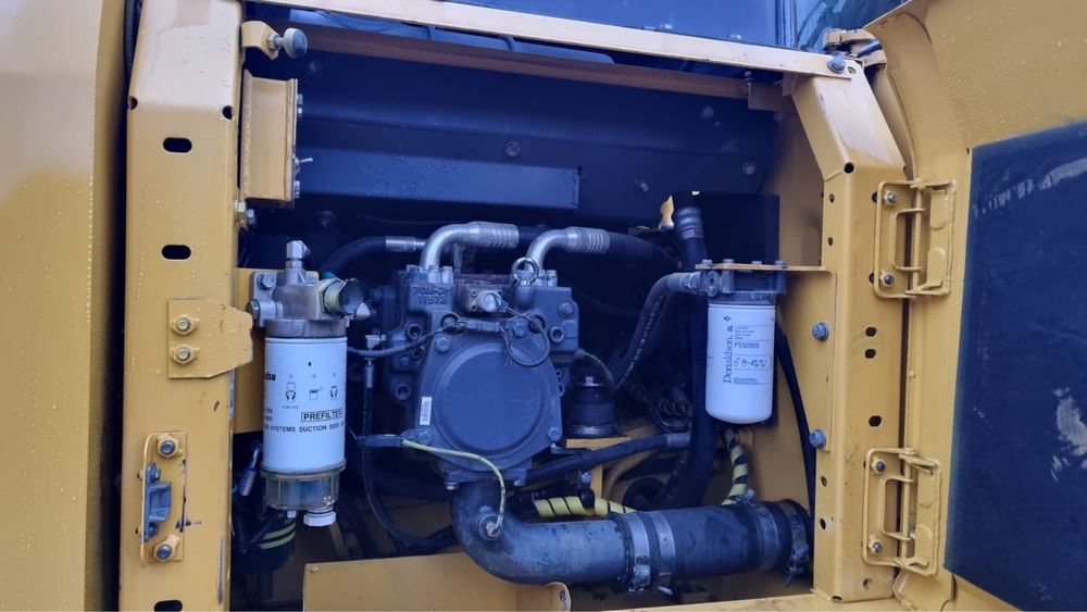 Экскаватор Komatsu PC 190 LC , болотная гусенница