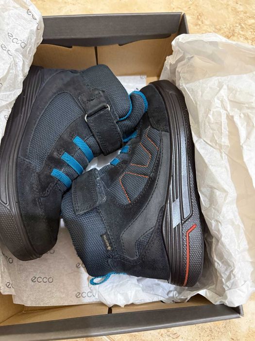 Дитячі шкіряні зимові чоботи Ecco Goretex
Ціна -900 грн.