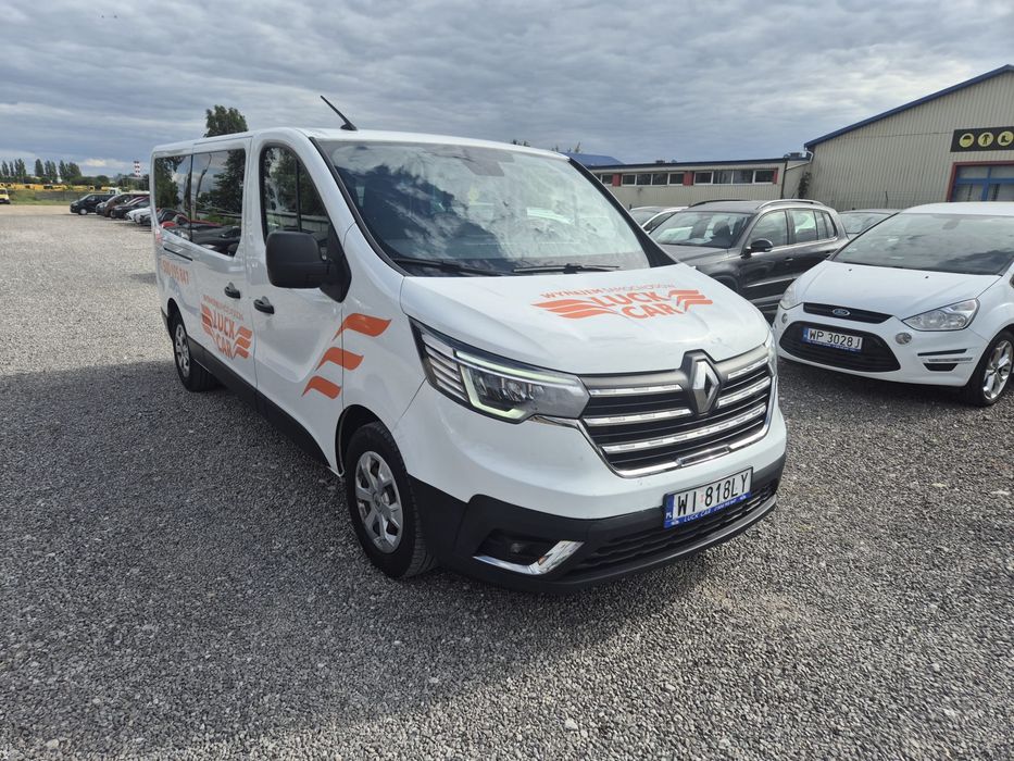 Wynajem busów 8-9 osób | Nowoczesna flota | Automat