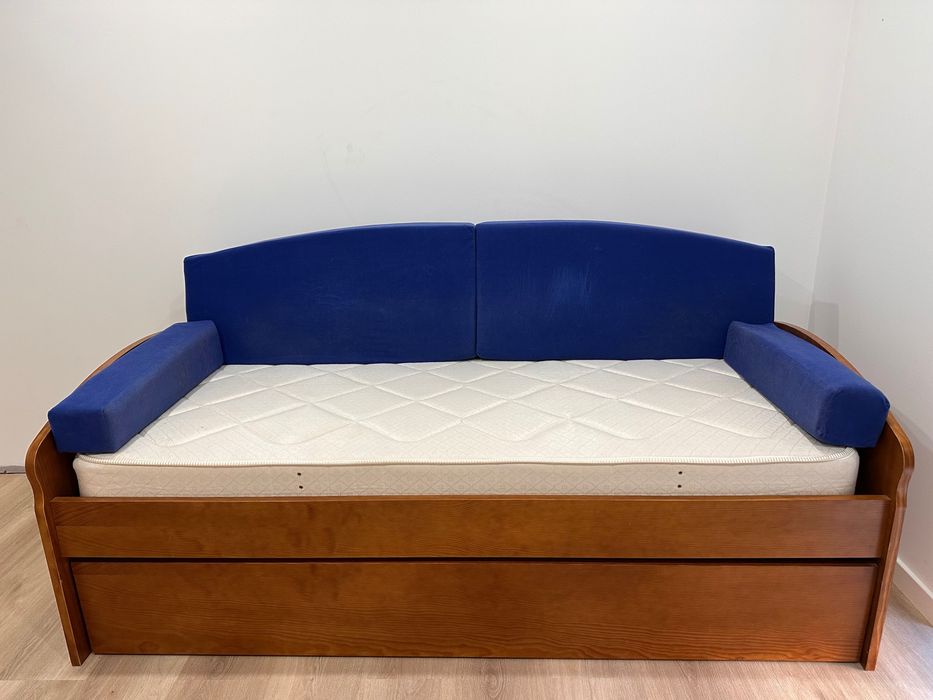 Sofá cama cor castanho