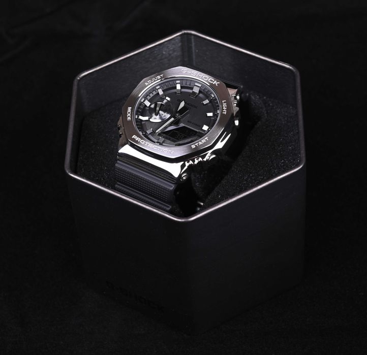 Годинник чоловічий Casio G-Shock GM-2100-1A новий оригінал