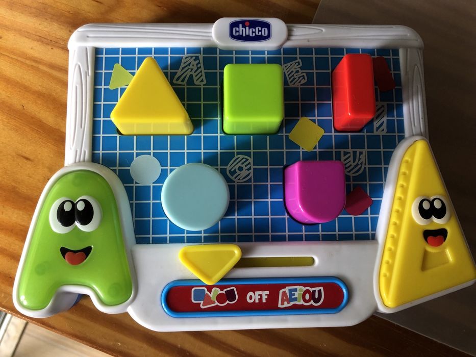 Jogo Chicco Aprender as vogais e as formas