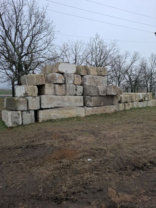Продам бетонные, фундаментные блоки