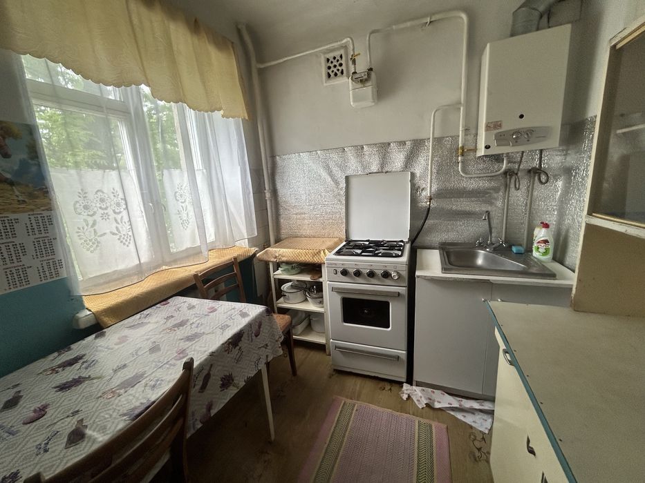 Продам двокімнатну квартиру