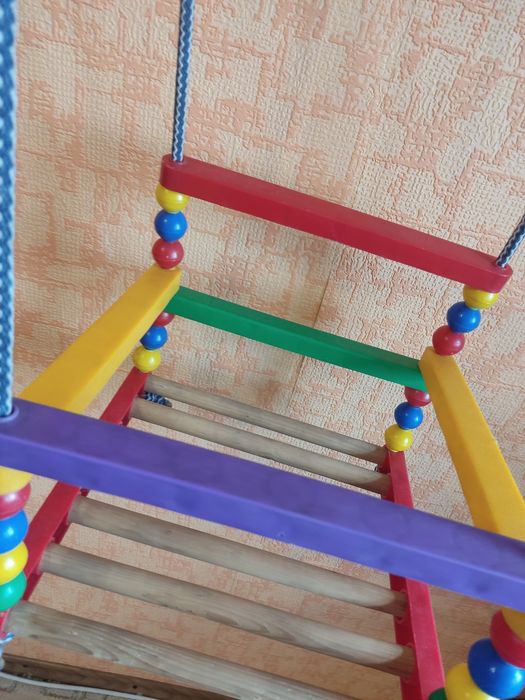 Гойдалка дитяча підвисна закрита зі спинкою (Качели детские)