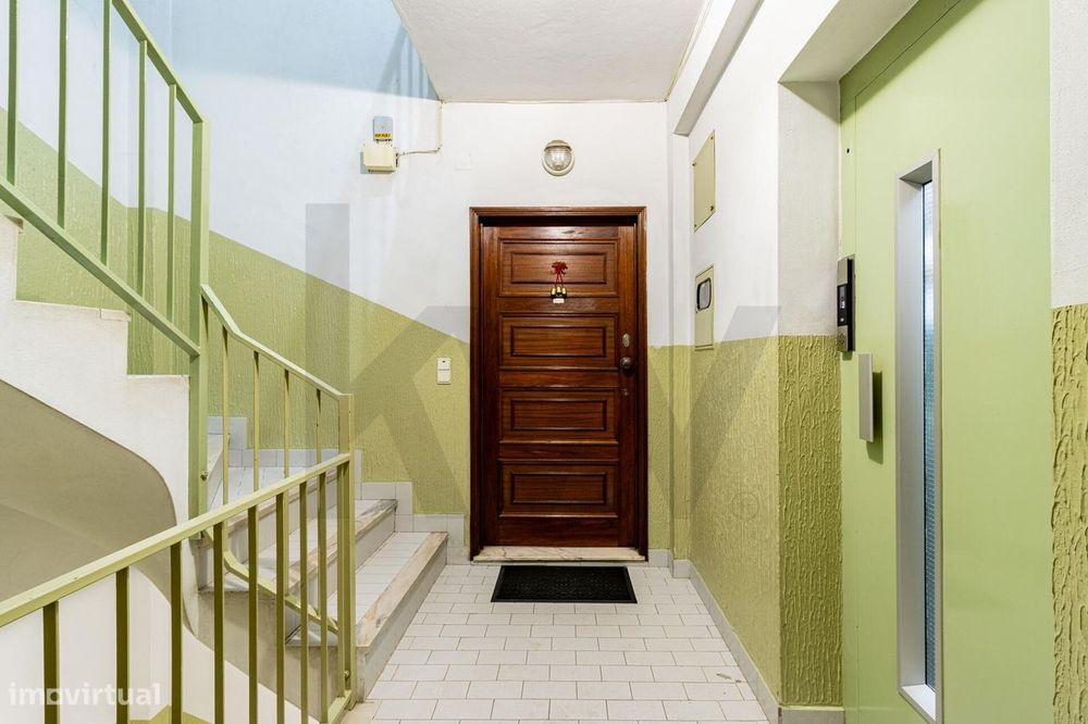 Apartamento T3 em São João da Madeira - com varandas, Localização Estr