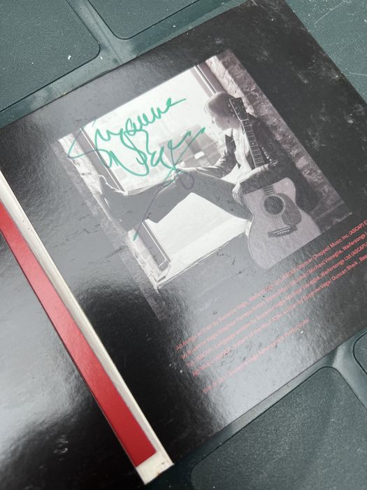Suzanne Vega assinado