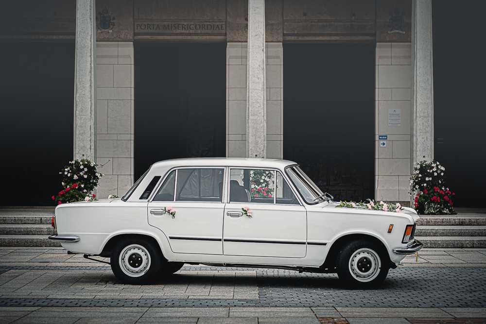Zabytkowy samochód do ślubu FIAT 125p auto ślub wesele retro klasyk