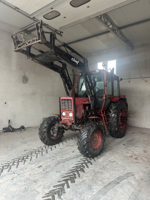 MTZ 82 z ladowaczem czolowym Chief