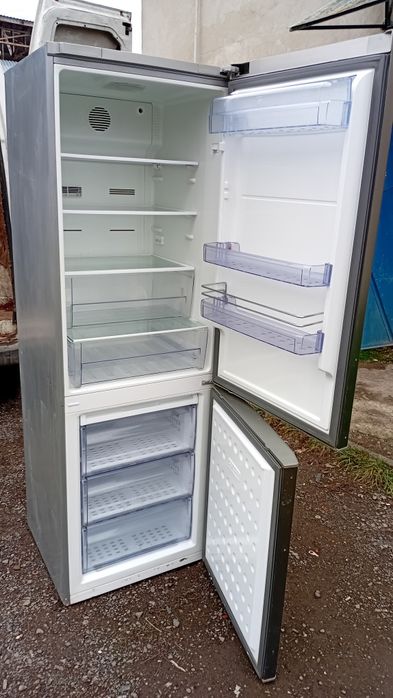 Холодильник Sharp WWH537GDUHD 180 см