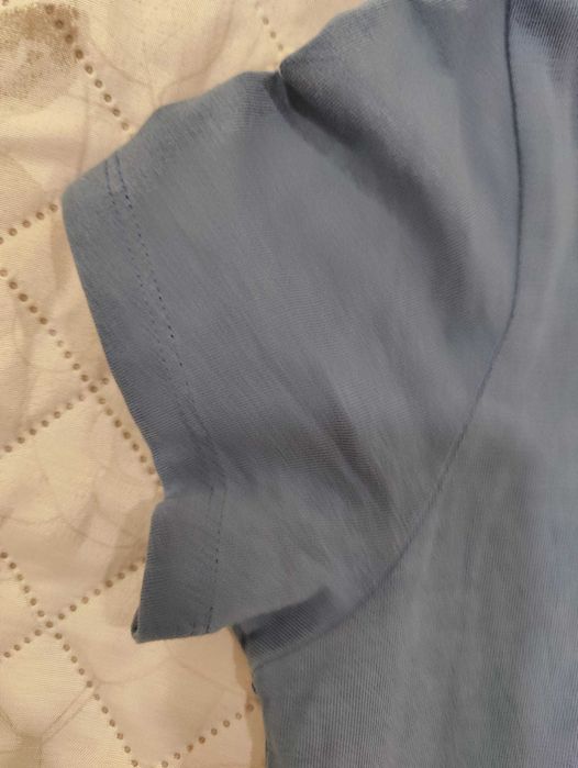 T-shirt Guess tam. M em excelente estado