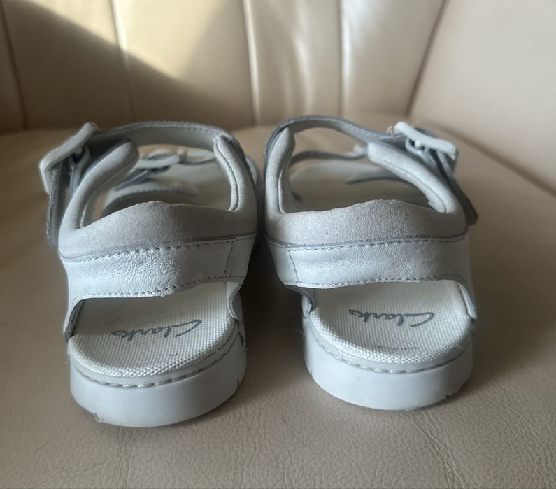 Кожаные босоножки Clarks сандали