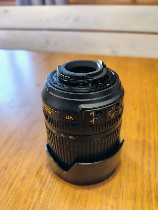 Sprzedam obiektyw  Nikon 18-105 VR -uszkodzony