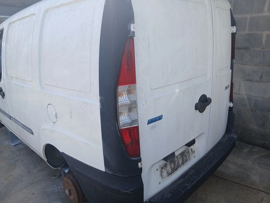 Farolim esquerdo FIAT Doblo Cargo (223_)