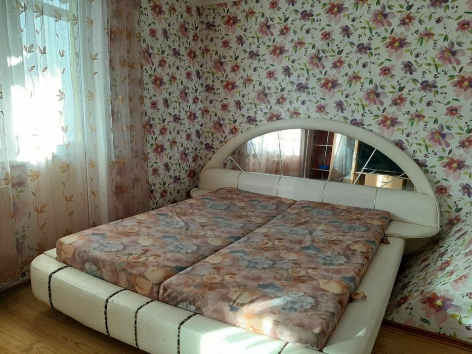 Здається 2 рівнева квартира в котеджі 12 школа