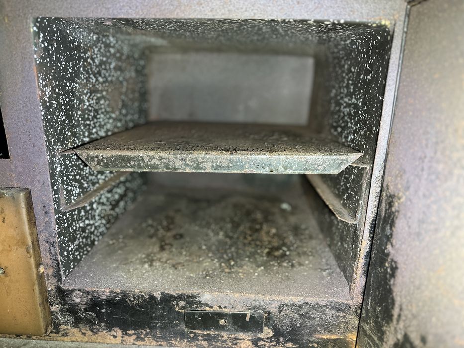 Fogao a lenha enferrujado para renovar