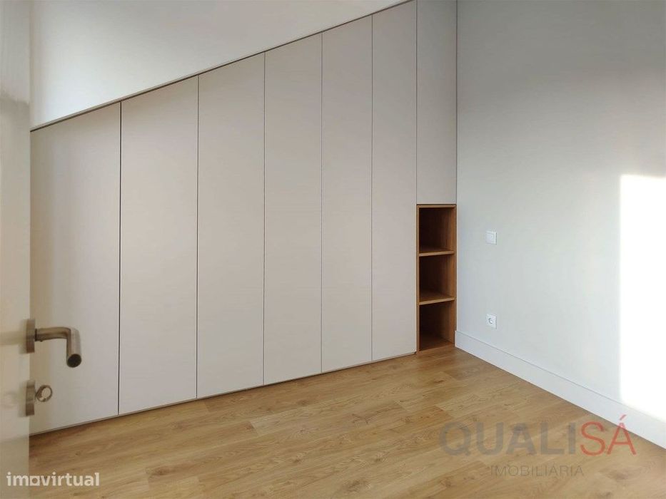 Apartamento T1 novo, com varanda e lugar de garagem em S. Vítor em ...