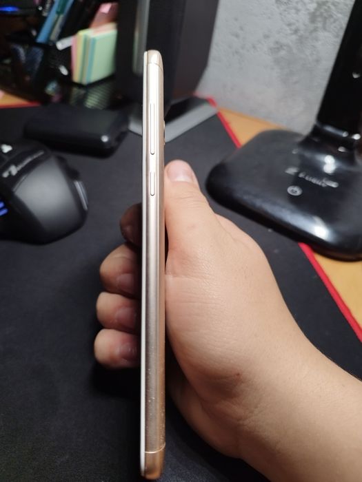 Xiaomi Redmi 5 Plus 3/32 Gb