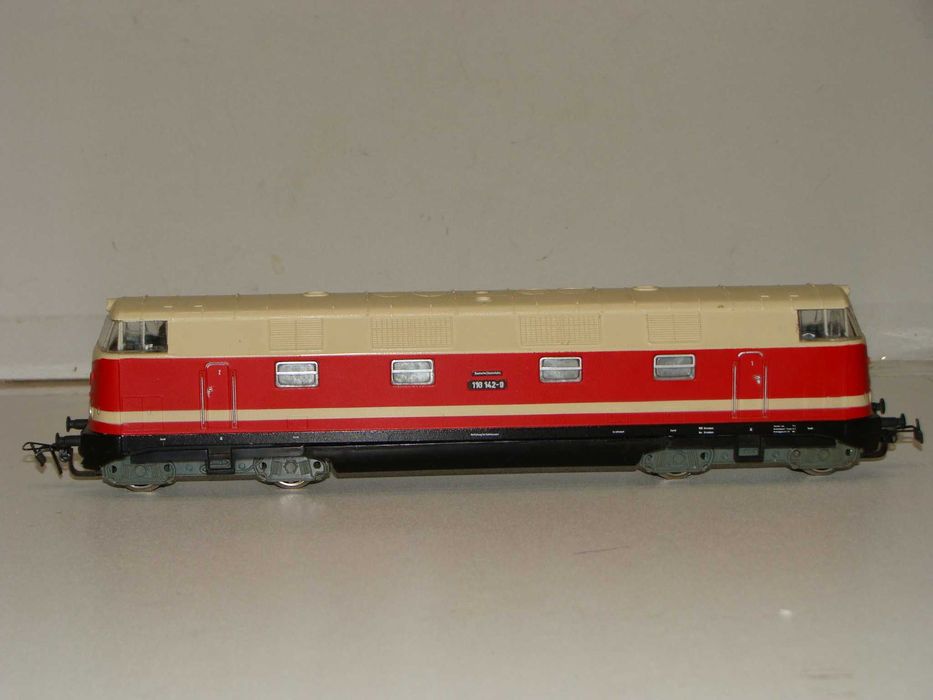 Lokomotywa spalinowa BR 118 142 - Piko - H0