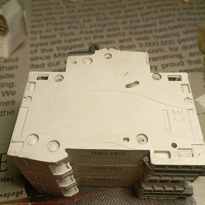 Электроавтомат legrand C25 Tx3 6000/3