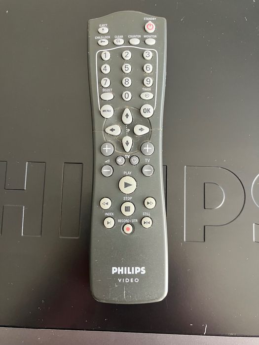 Philips VR800 VHS HiFi NICAM / Turbo Drive / pilot / sprawny