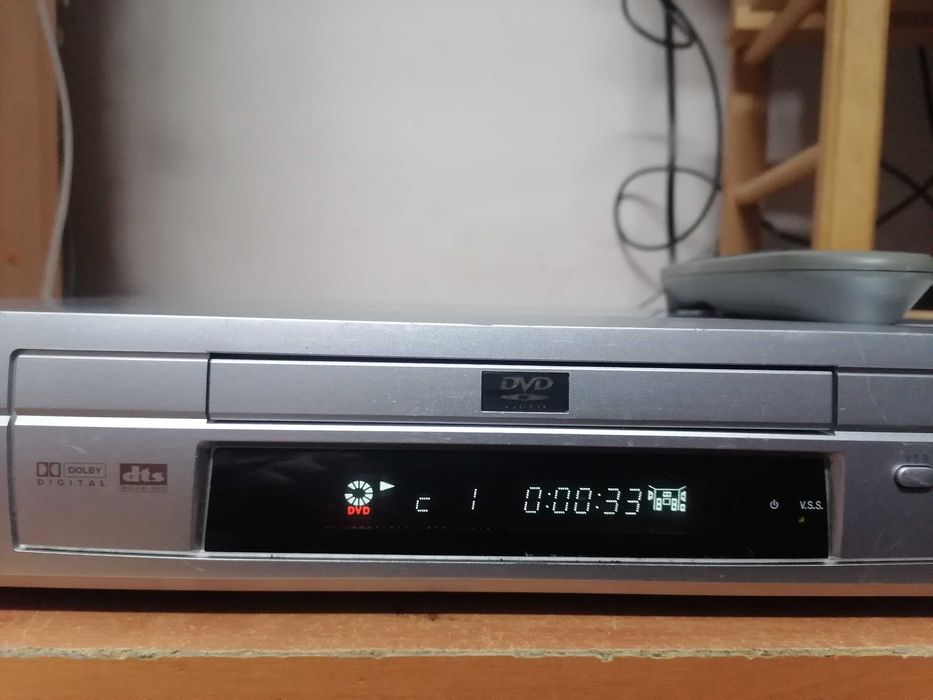 Odtwarzacz CD/DVD Panasonic DVD-RV20E pilot