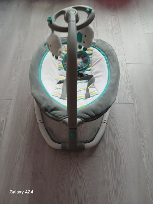 Дитяче крісло - гойдалка.