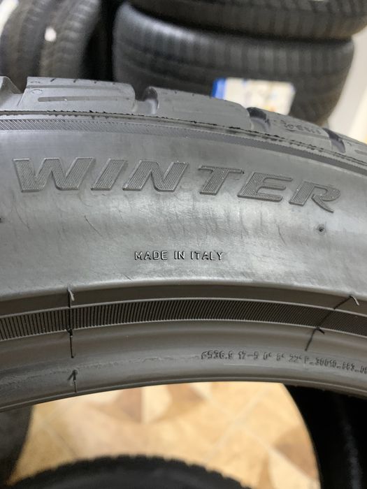 305/35/21 109W Pirelli SOTTOZERO 3