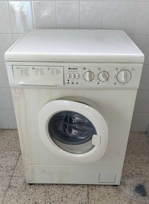 Máquina lavar e secar roupa Indesit