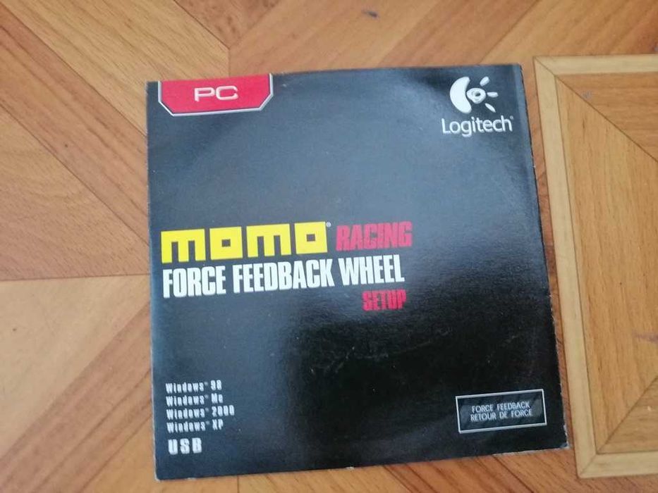 CD-диск с программным обеспечением подключения руля и педалей для игр