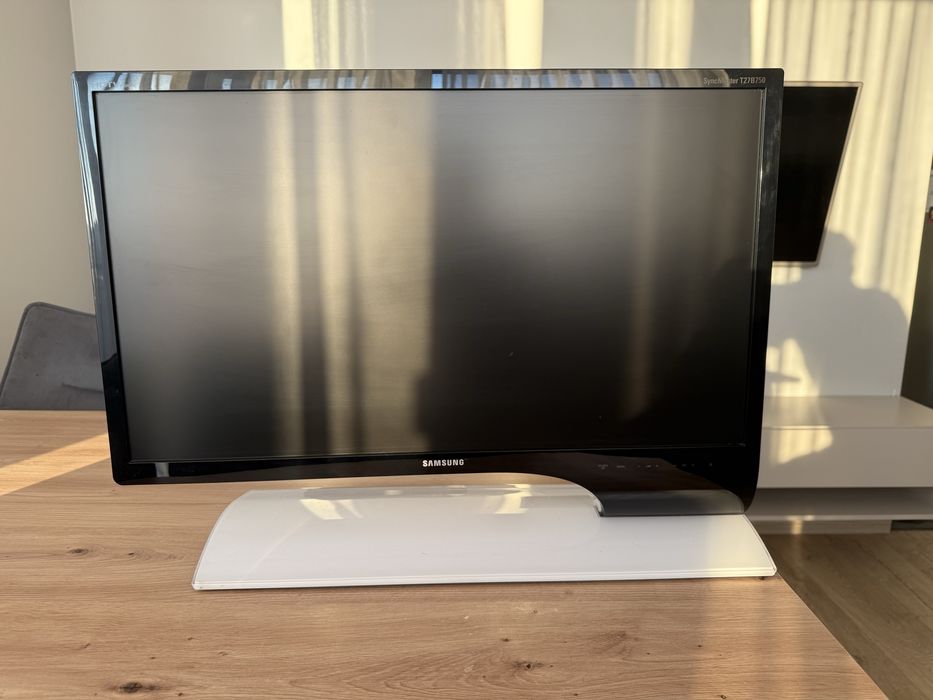 Samsung monitor FULL HD gameingowy z tunerem TV 27 cali z pilotem.