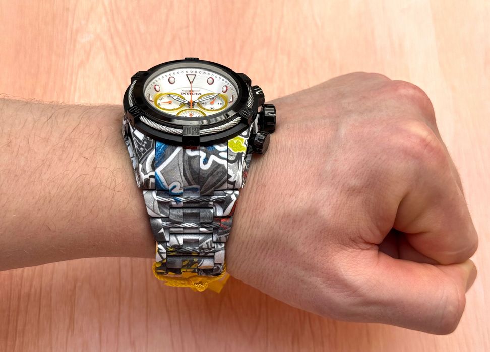 Invicta 34714 Reserve Bolt Zeus 53 мм Graffiti HydroPlated 200MT Swiss