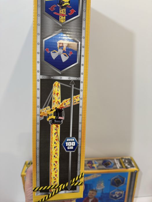 Іграшковий будівельний кран на пульті