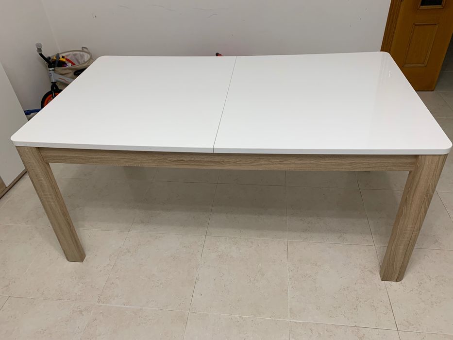 Mesa de Jantar Extensível Branca e Carvalho