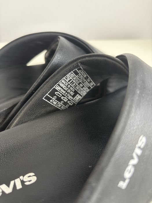 klapki Levis czarne imitacja skóry 39 stylowe modne grube paski