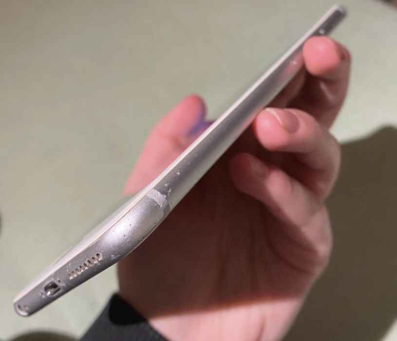 iPhone 6s Plus 128GB + trzy nowe hartowane szkła