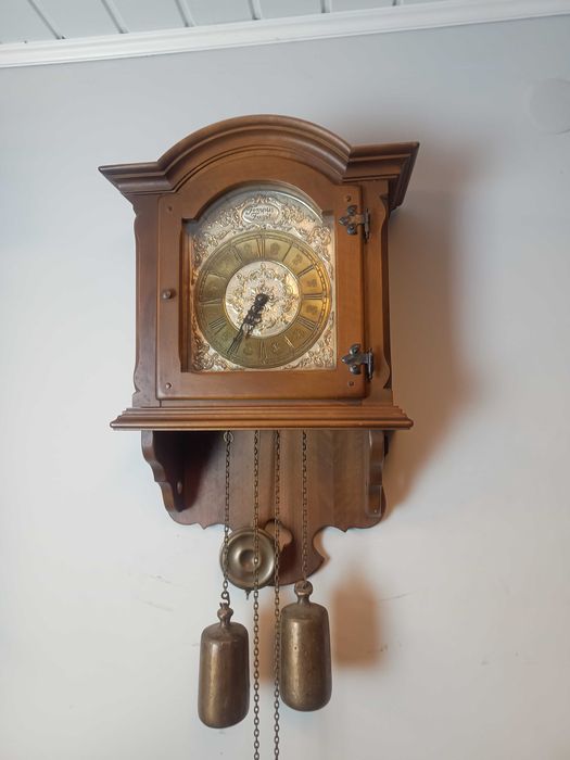 Wiszący zegar ścienny wagowy