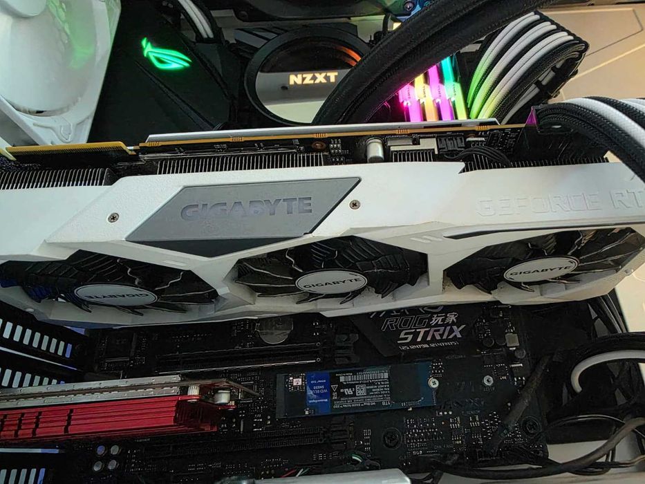 Gráfica Gigabyte RTX 2070 Super Windforce OC White 8GB