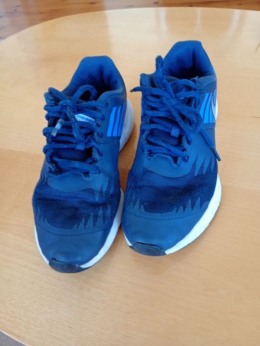 Buty NIKE,  SRTAR RUNNER, rozmiar 37,5, wkładka 23,5 cm.